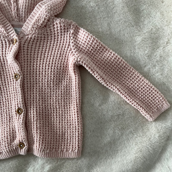 Carter’s sweater and Nicole Miller leggings - Picture 6 of 9